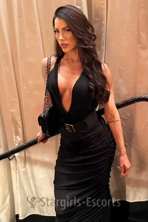 Julia Escort