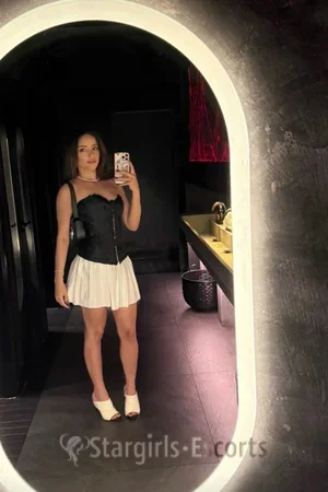 Hannah Escort