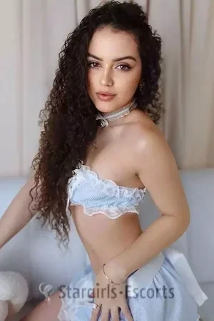 Latifa Escort
