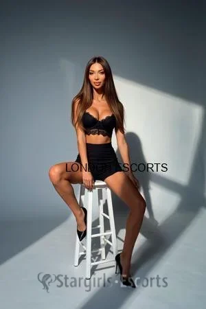 Lana Escort