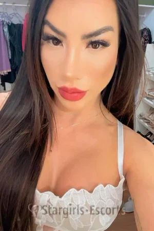 Julia Escort