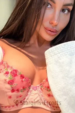 Charming Griselda Escort