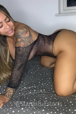 Nina Dellix Escort