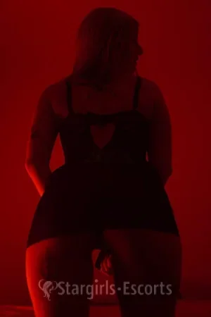 Alyson Escort