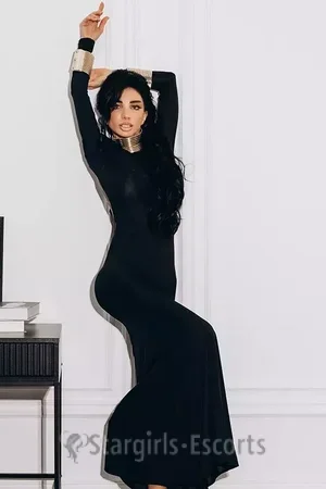 Reyza Escort