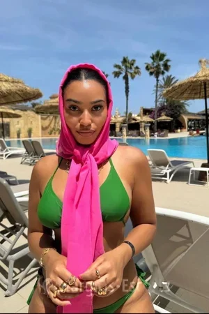 Demi Escort