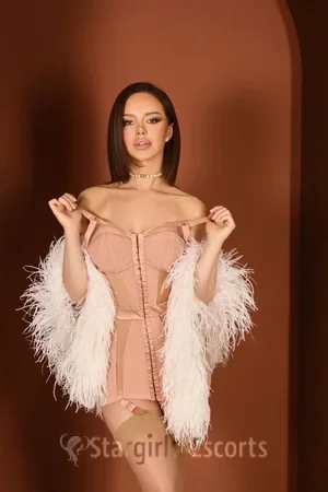 Adelina Escort