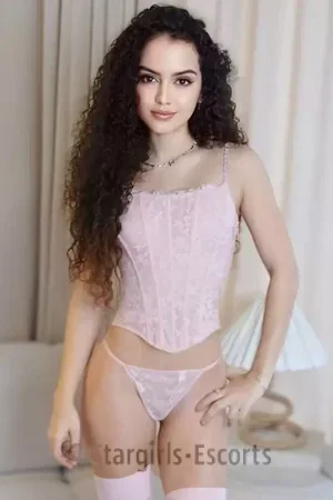Latifa Escort