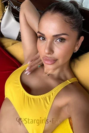 Julia Escort