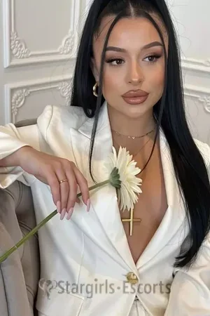Tina Escort