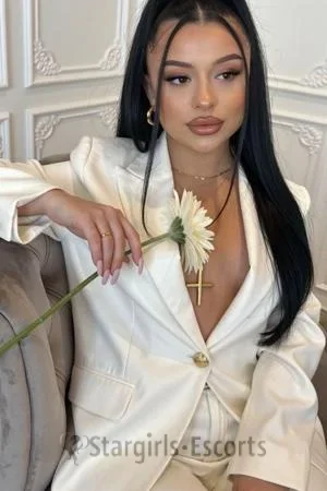 Lia Escort
