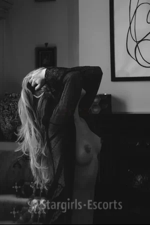 Valeria Noir Escort