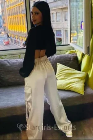 Nicol Escort