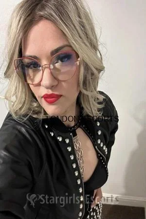 Martina Escort