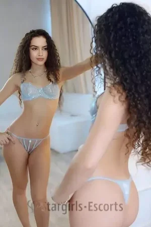 Latifa Escort