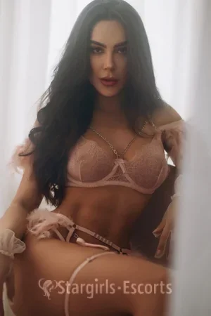 Maya Escort