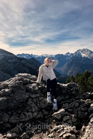 Yulya Escort