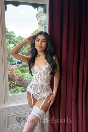 Yasmin Sinclair Escort