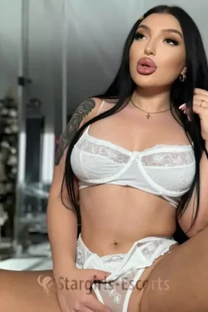 Aziza Escort