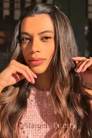 Mannu Escort