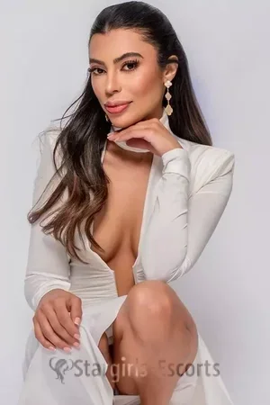 Mannu Escort