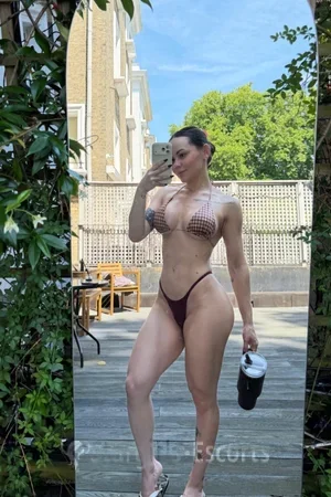Babi Escort