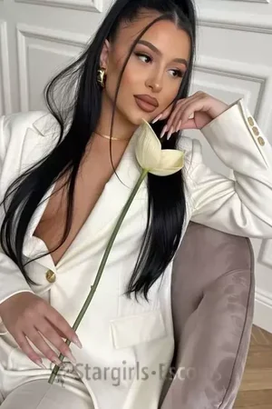 Tina Escort