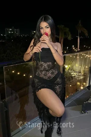Say Bombshell Escort