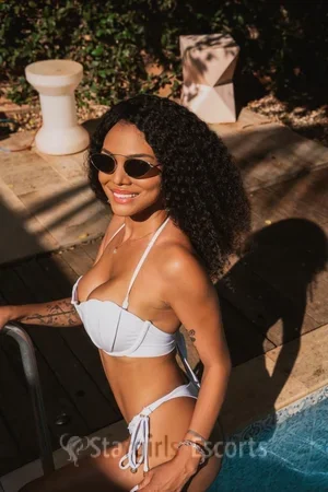 Valentina Prada Escort