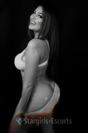 Lara Escort