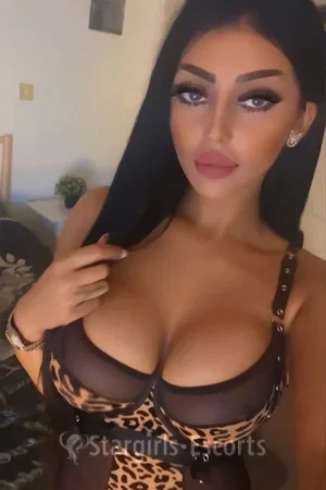 Cleopatra Escort