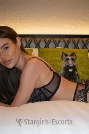 Kira Pornstar Escort