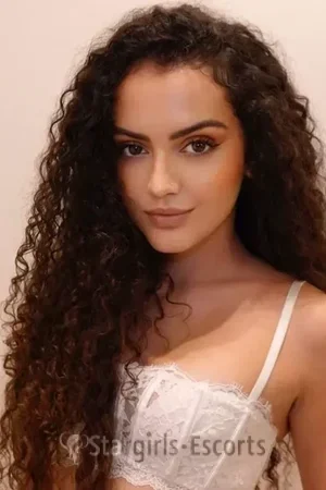 Latifa Escort