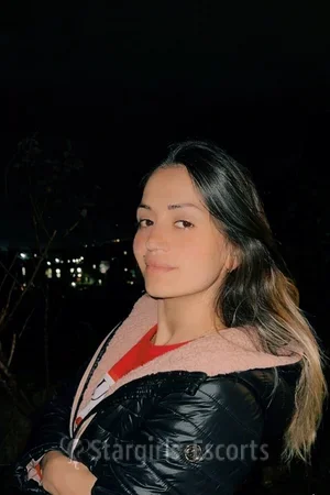 Evenela Escort
