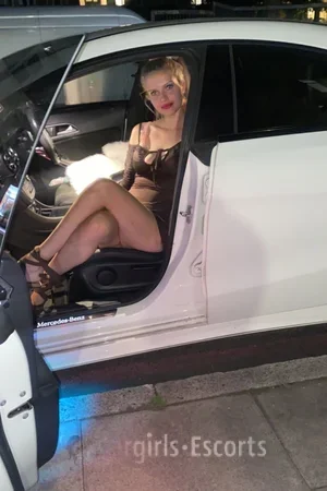 Angelina Escort