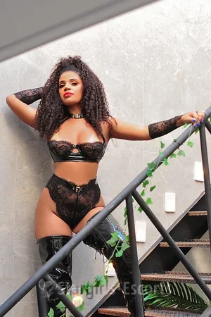 Suzy Mastroianne Escort
