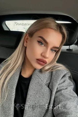 Kira Escort
