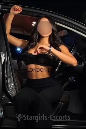 Aida Escort